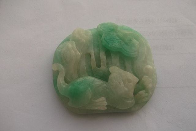 解鎖翡翠把件盤玩秘訣 從黯淡到溫潤(rùn)，掌握這些要點(diǎn)即可